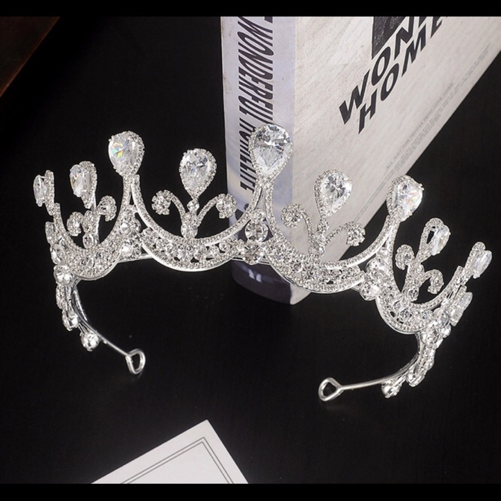 Bridal tiara brand new high quality
